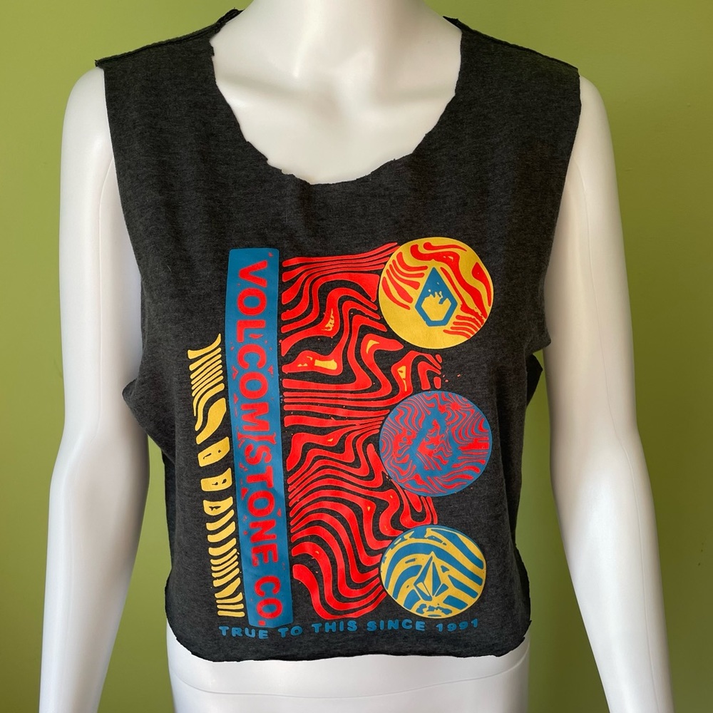 VOLCOM GRAY GRAPHIC PRINT RAW EDGE MUSCLE TANK TOP SIZE MEDIUM